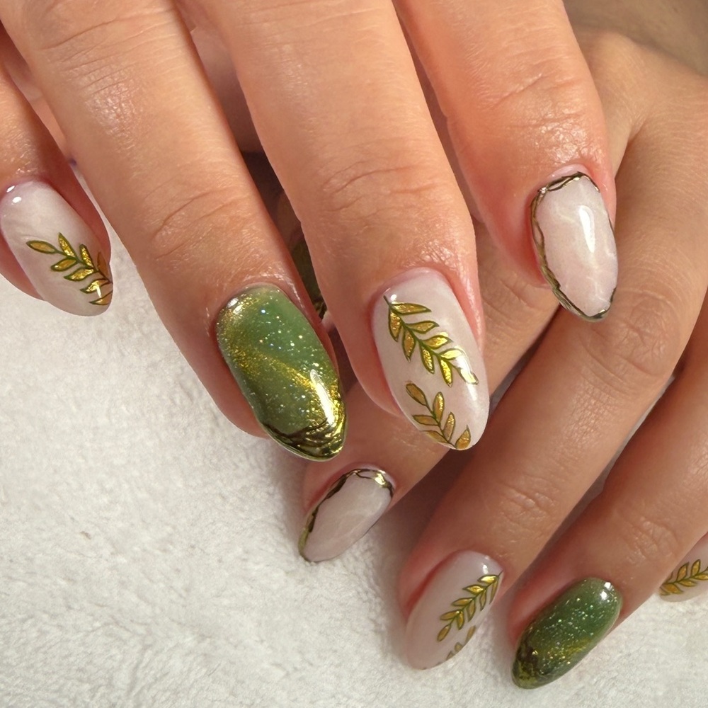 Custom gel press-on nails made by artisan set